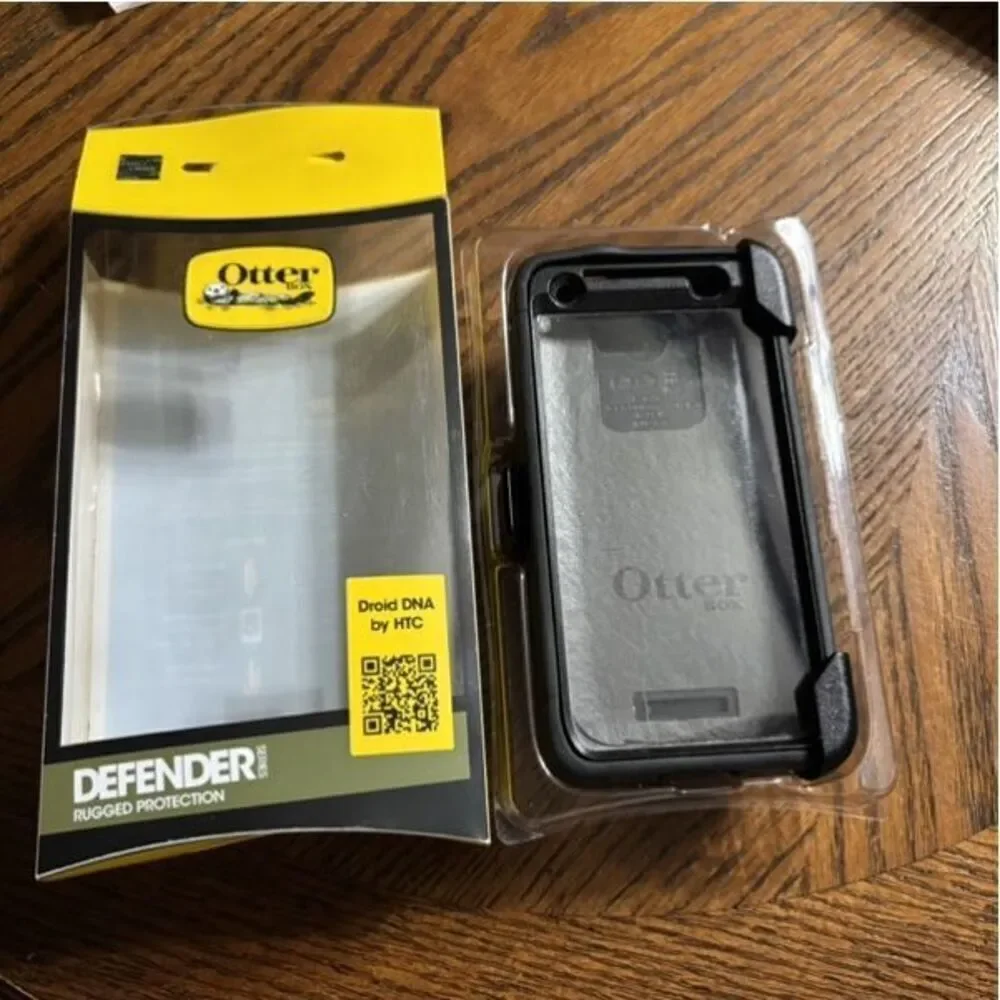 Otter Box Defender Series Droid DNA By HTC HTC6435WCAS Phone Case